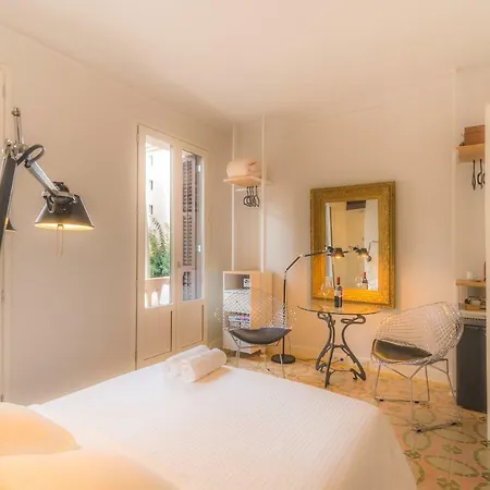 Habitacio Amb Encant Homestay *